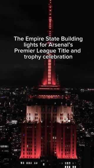 The Empire State Building shines red and white tonight in celebration of @Arsenal’s Premier League Title and trophy celebration.