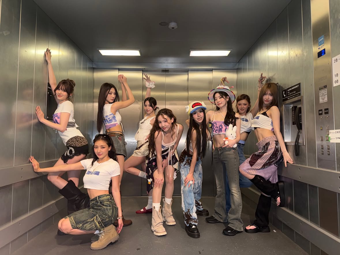 TWICE <THIS IS FOR> WORLD TOUR IN AMSTERDAM - Day 1

Nothing but good vibes and ONCE tonight ✨

#TWICE #트와이스 #THISISFOR
#TWICE_THISISFOR_WORLD_TOUR
#TWICE_THISISFOR_WORLD_TOUR_IN_AMSTERDAM