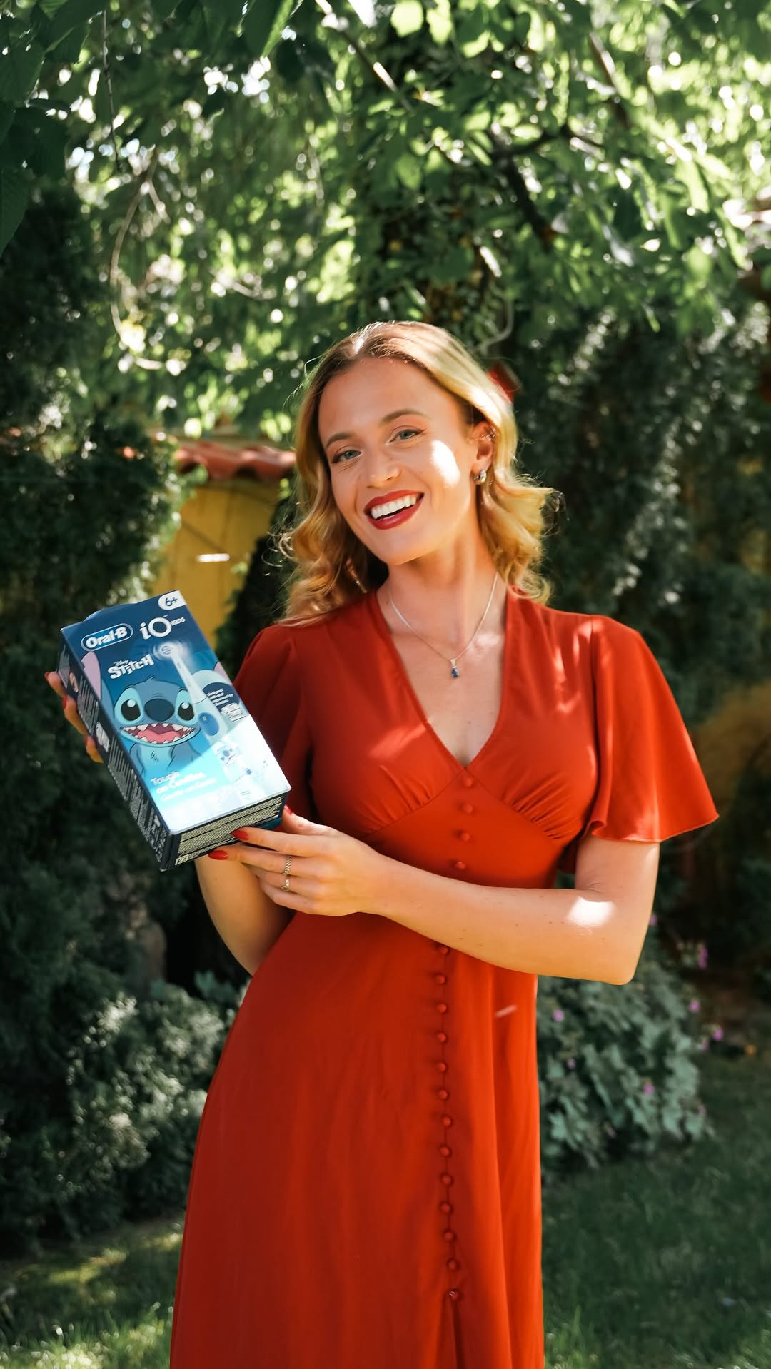 🎁 GIVEAWAY 🎁
Всеки празник трябва да се чества, затова с @oralb.bulgaria ще зарадваме две деца с ел. четки на Stitch 🩵
Ето как да се включиш:
🪥 Харесай.
🪥Последвай профила ми и този на @oralb.bulgaria 
🪥Tагни приятел.
(Всяко споделяне на стори се брои за доп. участие) 
.
Победителите ще бъдат обявени на 08.06.2026, успех!
#игра #гивъуей #подаръци #четказазъби #спечели