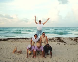 La recette de ces vacances ? Du soleil, une bande de copains et des fous rires ☀️🌴🇺🇸🧡 

#miami
