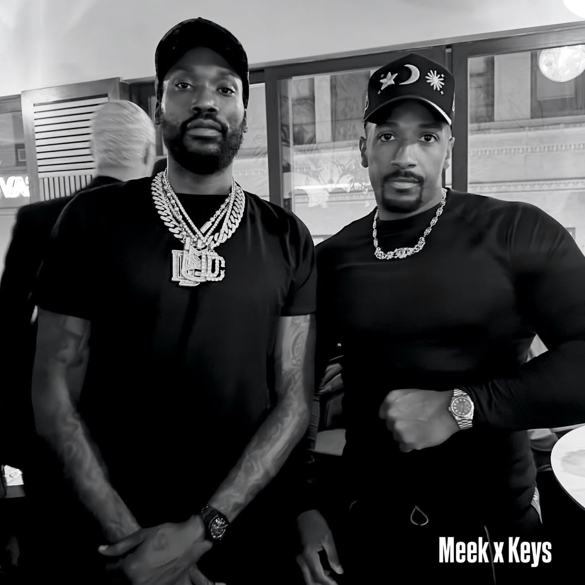Philly Nights look like High Lvl Conversations with @meekmill after closing out a legendary Roots Picnic 

Every time I build w/ Meek he showcases growth and leadership. 

It’s  a ♉️ thing 
Day 1. Of being Outside.