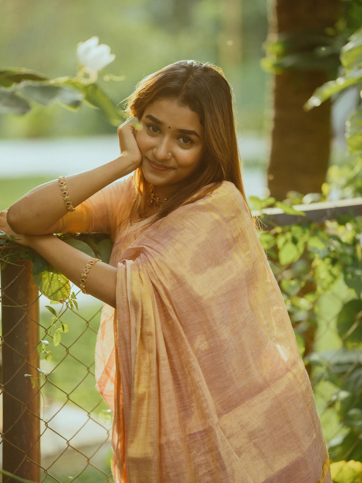 🪷

Photography: @karthikha_photography 
Saree: @kaithari_studlo 
Jewels: @ila.jewels 
Blosue: @musstardyellow