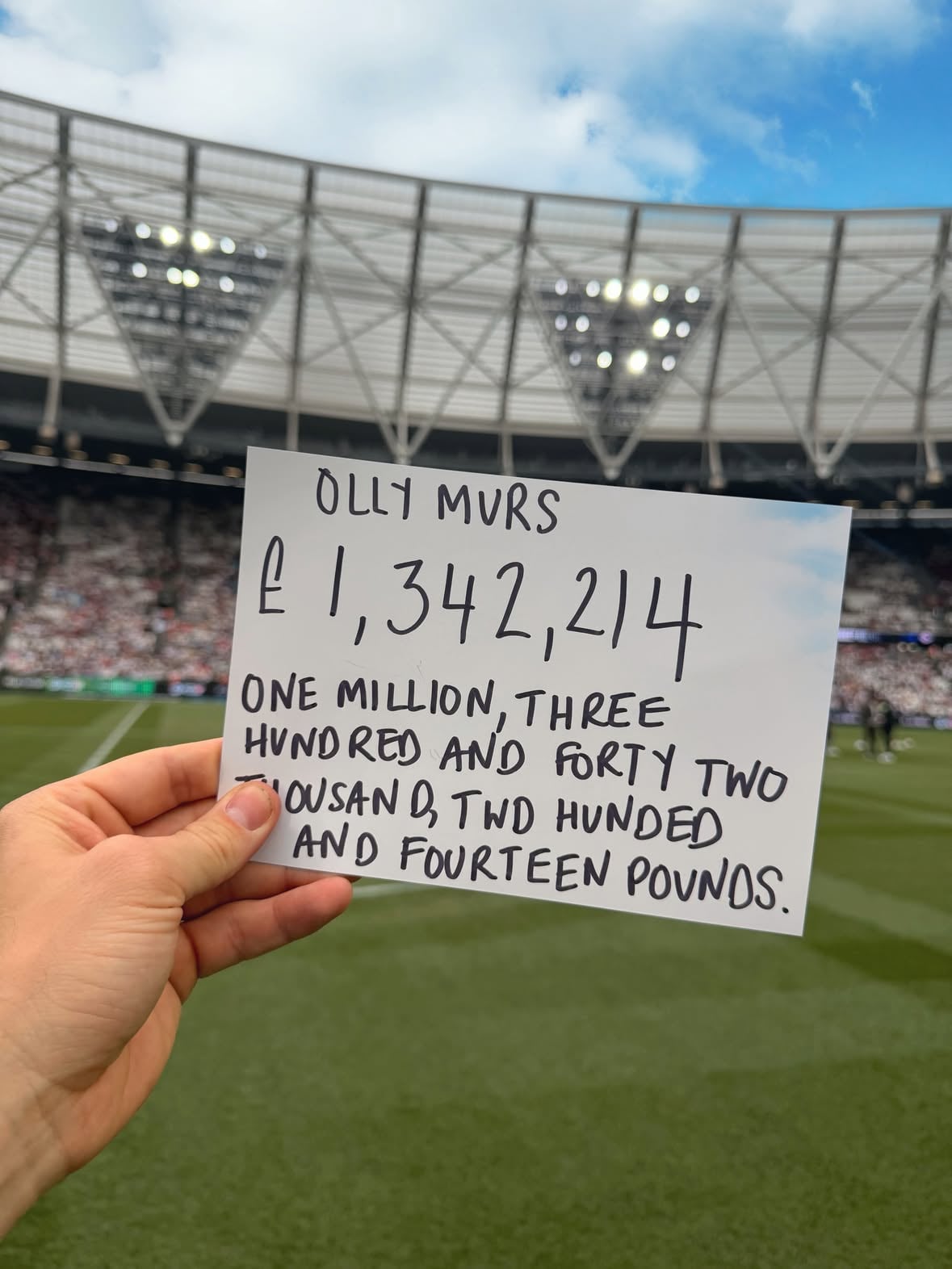Beyond proud of this 😭 thanks to every single one of you for your donation! I’m lost for words 😮 unbelievable to achieve such an incredible amount for UNICEF x love ya guyssss! Been truly special doing this! So next time you see me in the street, in traffic, out shopping or walking the dog… come and say hello 👋🏻 because if I could, I’d thank every single one of you individually 💙 thankkkkkkk you xx