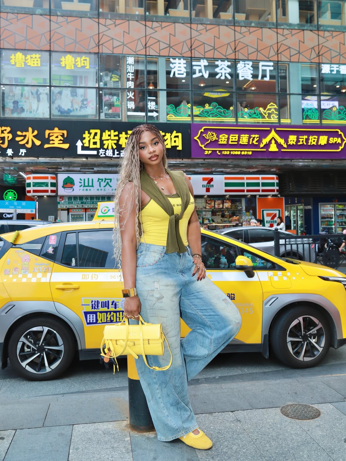 🍭💛🇨🇳

@priscyluxe 

TOP CLUTCH SUMMER DROP LAUNCHING JUNE 8th 🤫