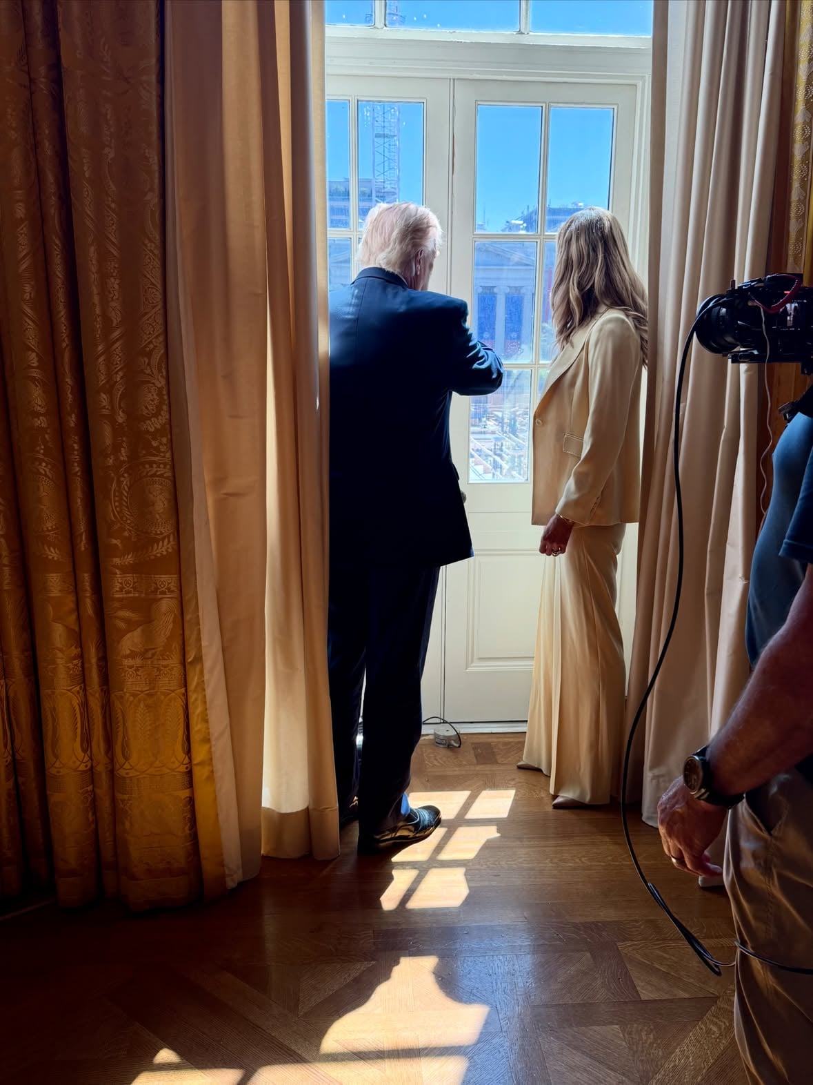 TONIGHT: PRESIDENT DONALD J. TRUMP

As the United States Commander-in-Chief, President Trump is prioritizing American safety & prosperity everyday. Tonight, the 45th & 47th President’s mission is clear: leaving the country, our nation’s capital, and The White House stronger, and more beautiful, than ever. @laraleatrump brings it all to @foxnews tonight at 9:00PM on My View.