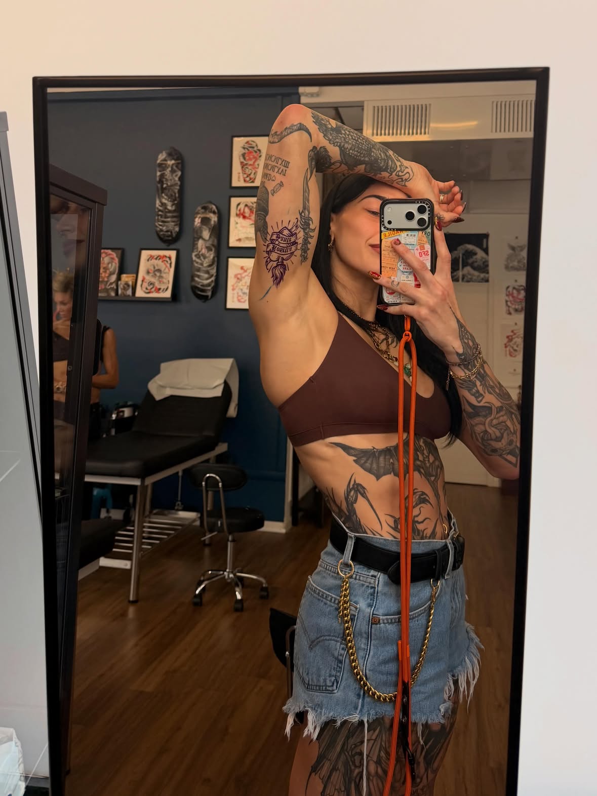 Perfect way to end the day! 

Rosetta ❤️ Sante

Thank you @morganmosi_tattoo & @macabromantica__ from @sacrosanto_tattootorino for making this trip unforgettable! Absolute amazing artists and people! 

And thanks for joining in on the tattoo tradition and being a Killa camera woman @charlottewwe 😉