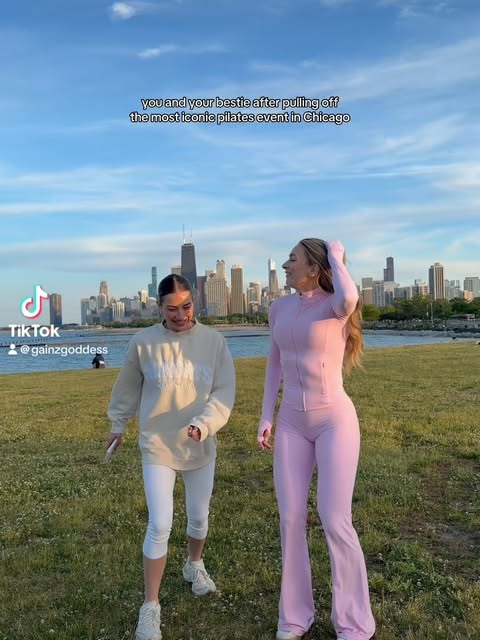 when your own life feels like a MOVIE 🎞️🥹💖

shoutout to the whole production @mondays.collective @abby.negri @trumanyahne !! yesterday was genuinely unreal 🥹 I’ve watched this project get built from the ground up, every detail, every moment of doubt that got pushed through anyway, and yesterday it all spilled out into the open air into something you could actually FEEL 🫂💕✨

being part of this means everything​​​​🪽

#chicago #chicagothingstodo #chicagosummer