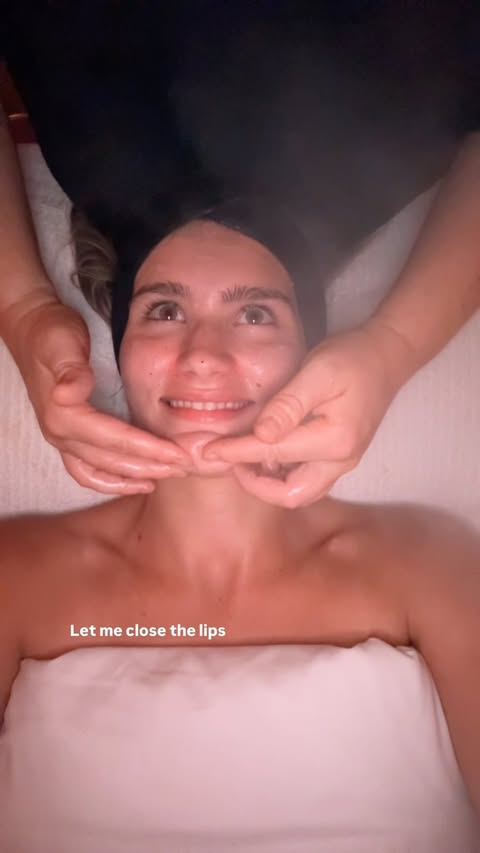 That was so relaxing 🤤 Thank you @termeholisticesthetics for putting up with me😂 Maggie really does give the best facials! ❤️
I saw @bykristinanguyen do this a year ago and i’ve wanted to do it ever since 😂😂 #reels #funny #facial
