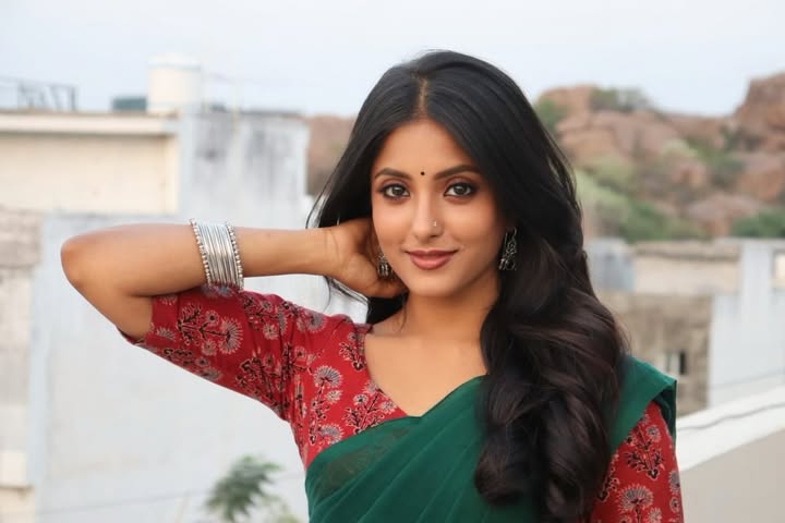 Jhumka✨ > Gucci bag ❤️

#fyp #desigirl #ulkagupta #browngirl #ulkaganessh