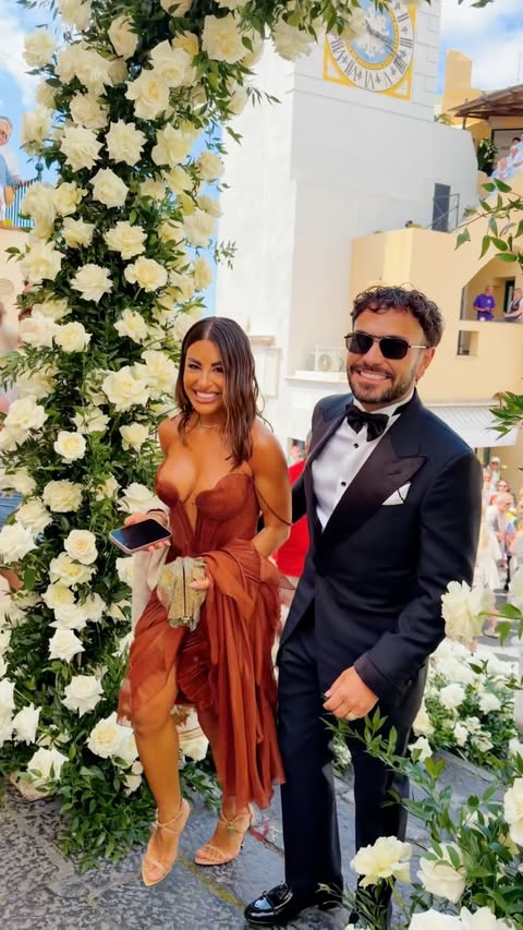 Uno dei matrimoni più belli a cui abbiamo partecipato. ❤️

Capri, gli amici e una giornata che porteremo nel cuore per tanto tempo. 

Auguri ragazzi, vi auguriamo una vita piena di amore, sorrisi e momenti come questi. 🥂✨