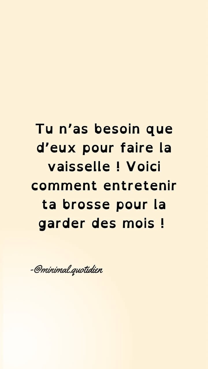 Duo gagnant : savon de marseille & brosse en bois à tête rechargeable comment t’en servir ⬇️

✅ Pour faire ta vaisselle au savon de Marseille ➡️ vérifie que ton savon soit bien un VRAI (page dédiée dans mon livre pour les reconnaître), ne met pas trois tonnes de savon, rince bien à l’eau chaude et basta 👌

❌ PS NON LE VÉRITABLE SAVON DE MARSEILLE NE REND PAS LA VAISSELLE GRASSE ! Bien au contraire puisqu’il DÉGRAISSE ! 

✅ Pour entretenir ta brosse à vaisselle manche en bois tête rechargeable ➡️ de temps en temps tu peux la faire bouillir dans de l’eau chaude et du bicarbonate de soude pour la nettoyer et retirer potentielles graisses & mauvaises odeurs stagnantes.

✅ Pour resserrer les poils de la brosse et lui redonner 3 mois de vie ➡️ on la plonge dans un contenant très étroit comme un verre, un petit vase, une tasse à café ou un filtre à thé etc on y verse 2 cas de cristaux de soude qui dégraissent en profondeur et adoucissent l’eau, ils vont participer à laver toutes les fibres en profondeur et resserrer tous les poils. Grâce à la chaleur de l’eau bouillante que l’on verse par dessus, au contenant très étroit, au temps d’attente et à la poudre, votre brosse va ressortir impeccable et sa vie sera ainsi prolongée.

💶 Abonne-toi pour suivre ma série GRATUITE pour adopter des gestes simples, durables qui te font vraiment faire des économies qui assemblées à la fin de l’année représentent une grande somme !

#zd #menage #zerowaste #entretien #diy