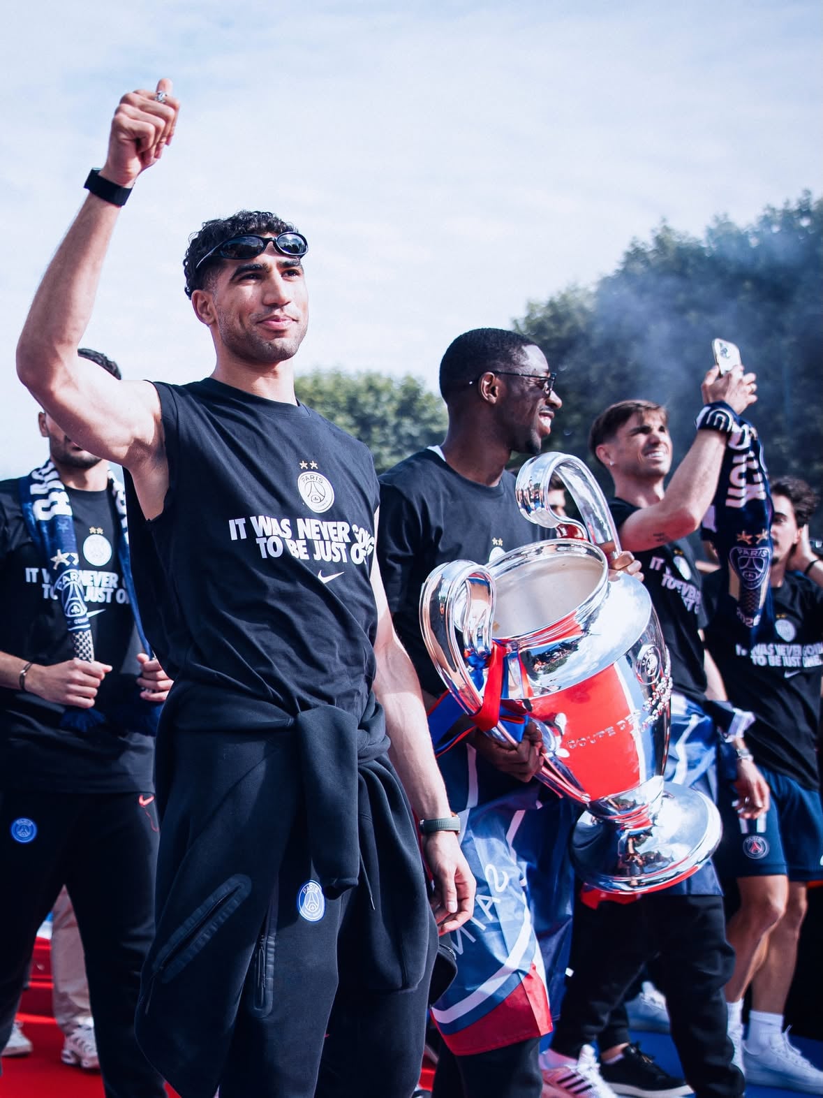 One city, one dream. ✨❤️💙