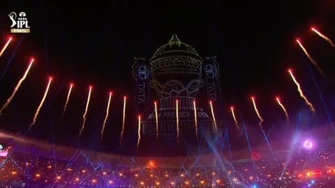 Grooving to unmatched energy 🎶

A magical Mid-Innings performance by Kailash Kher in Ahmedabad ✨ 

#TATAIPL | #Final | #TheFinalLeap | #RCBvGT
