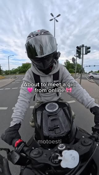 Be careful who you meet someone from online! 🥀⚠️

#fyp #viral #meet #motorcycle #explore