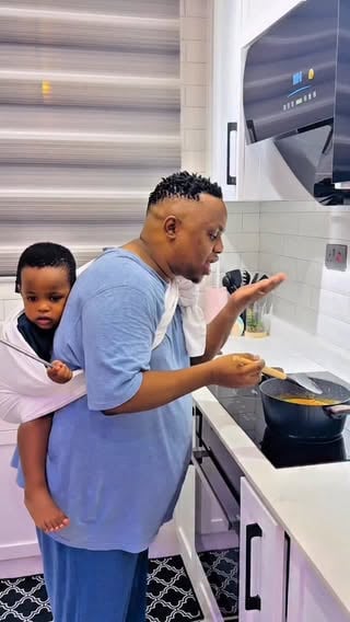 Nimekulea kwa tabu sana Mwanangu😂😂😂😂😂😂 yaaani kukubeba huku napika yaaani kwa kweli Nimepitia kipindi kigumu sana😂😂😂😂😂😂😂😂😂😂 ulinisunbua sana nikikubeba wakati napika nilikuwa nashindwa hata kuonja vizuri jamani daaaaaah😂😂😂😂😂😂😂😋🫣😂😂😂😂 #HappybirthdaySon💙 #Lian🥰