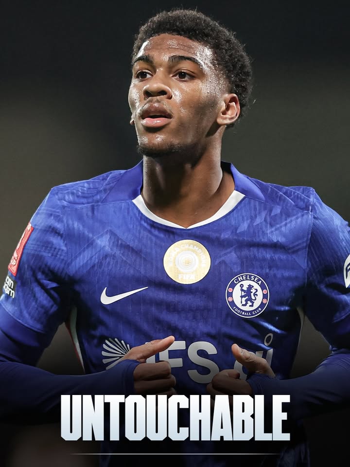 🚨 𝐄𝐗𝐂𝐋𝐔𝐒𝐈𝐕𝐄: Chelsea reject bids for Josh Acheampong, considered 𝐔𝐍𝐓𝐎𝐔𝐂𝐇𝐀𝐁𝐋𝐄 by the club 💙🔐

The club has rejected more than three approaches for Josh, considered key also by Xabi Alonso who wants to keep him.

Acheampong will be 𝐤𝐞𝐲 𝐩𝐚𝐫𝐭 of Chelsea squad next season.