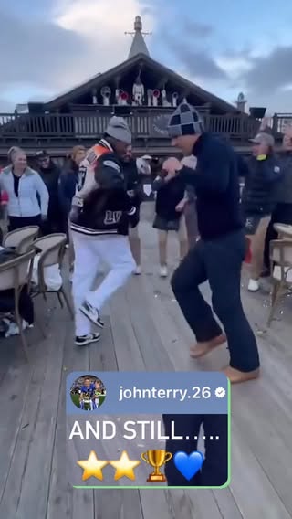 John Terry reposted the viral video of himself dancing to France’s World Cup song after PSG beat Arsenal in the Champions League final 🕺🇫🇷

Some moves by the Chelsea legend 😂

🎥 @johnterry.26