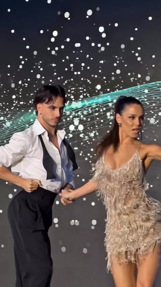 Volevo tanto farti tornare a ballare🌟

#dance #couple #chacha #latindance