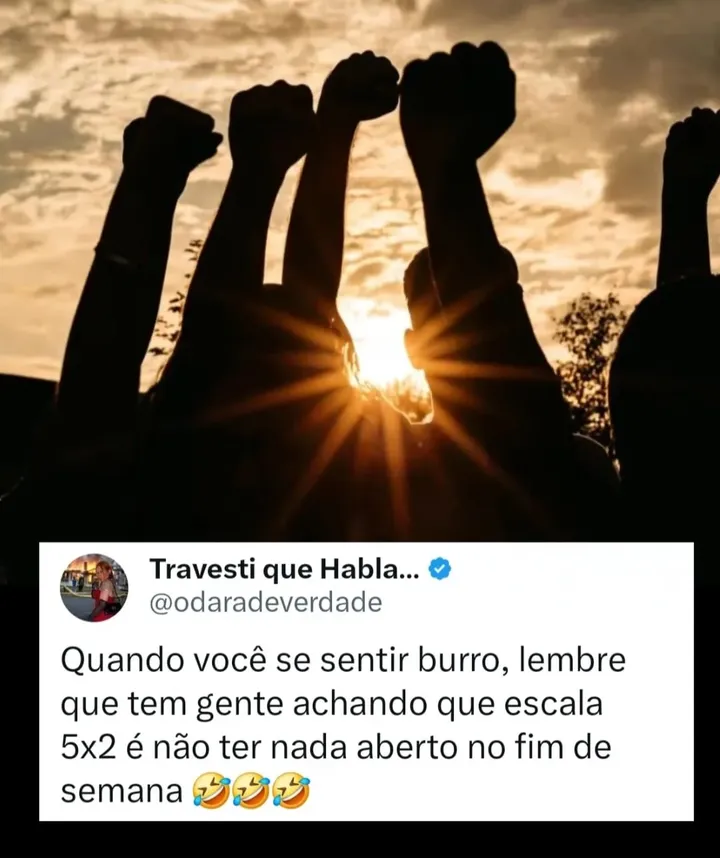 Muita gente imagina que a escala 5x2 vai fazer o Brasil parar no fim de semana. Mas a proposta não é essa. O que muda é a organização das jornadas, com revezamentos entre os trabalhadores. O problema é que esse debate quase nunca é explicado de forma clara ao público. A imprensa tradicional, que é favorável à 6x1, não tem interesse de informar. O próprio Fantástico, noticiário semanal da maior emissora do Brasil, ignorou o tema na edição de ontem