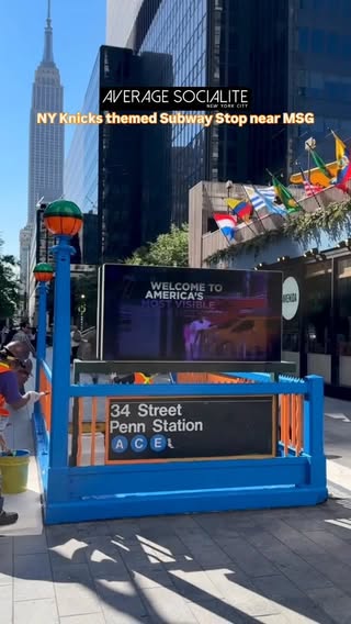 💙🧡 The @mta surprised @nyknicks fans with this newly repainted stop near @thegarden! #nyc #mta #nyknicks #subway #newyorkcity