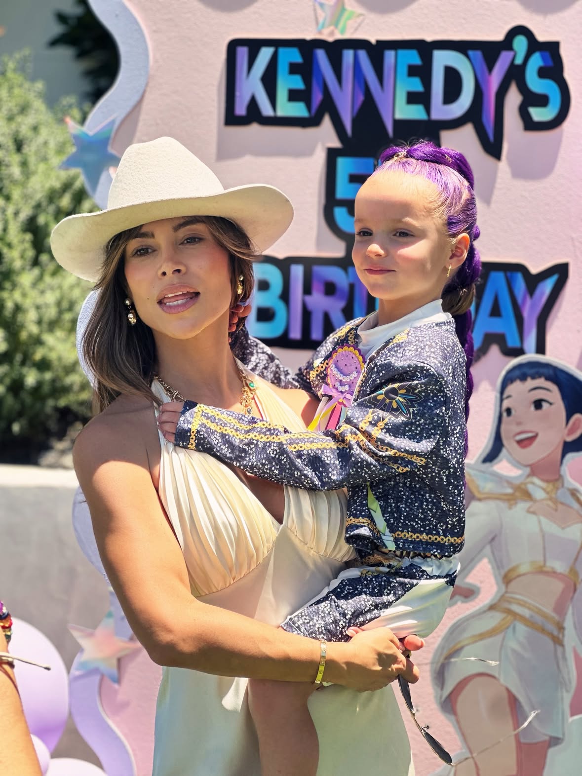 Happy 5th  Birthday to my baby, my rockstar, my angel and love of my life! 

I hope you always dream big baby, I’ll be by your side forever… thank you my love for being the sweetest, kindest shining  star I know, you are GOLDEN and I’m your forever biggest fan! 

K-Pop Dreams……
Thank you everyone who came to celebrate with us, your love and friendship mean so much to us. We love you! 

Big love to @pretty_pixieskidsparties for making this party fabulous! Our activity table was so adorable and the hair extensions were a hit! You guys went above and build to make it all so magical! 

Thank you @brunchwithkaye for such a gorgeous backdrop and for helping so much, you guys rock! 

Our gorgeous Kpop cake designed by @jeanniesweets 

Thank you Jesus for loving us so…