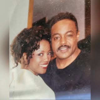 🕊️🙏🏽🕊️ My heart is broken  but I know he is in Heaven watching down on his loved ones. Peabo you were and will always be one of the greatest voices the world will ever know. Rest in Heaven my friend, 
We have always Loved you and we will always Love you. ♥️ Until♥️