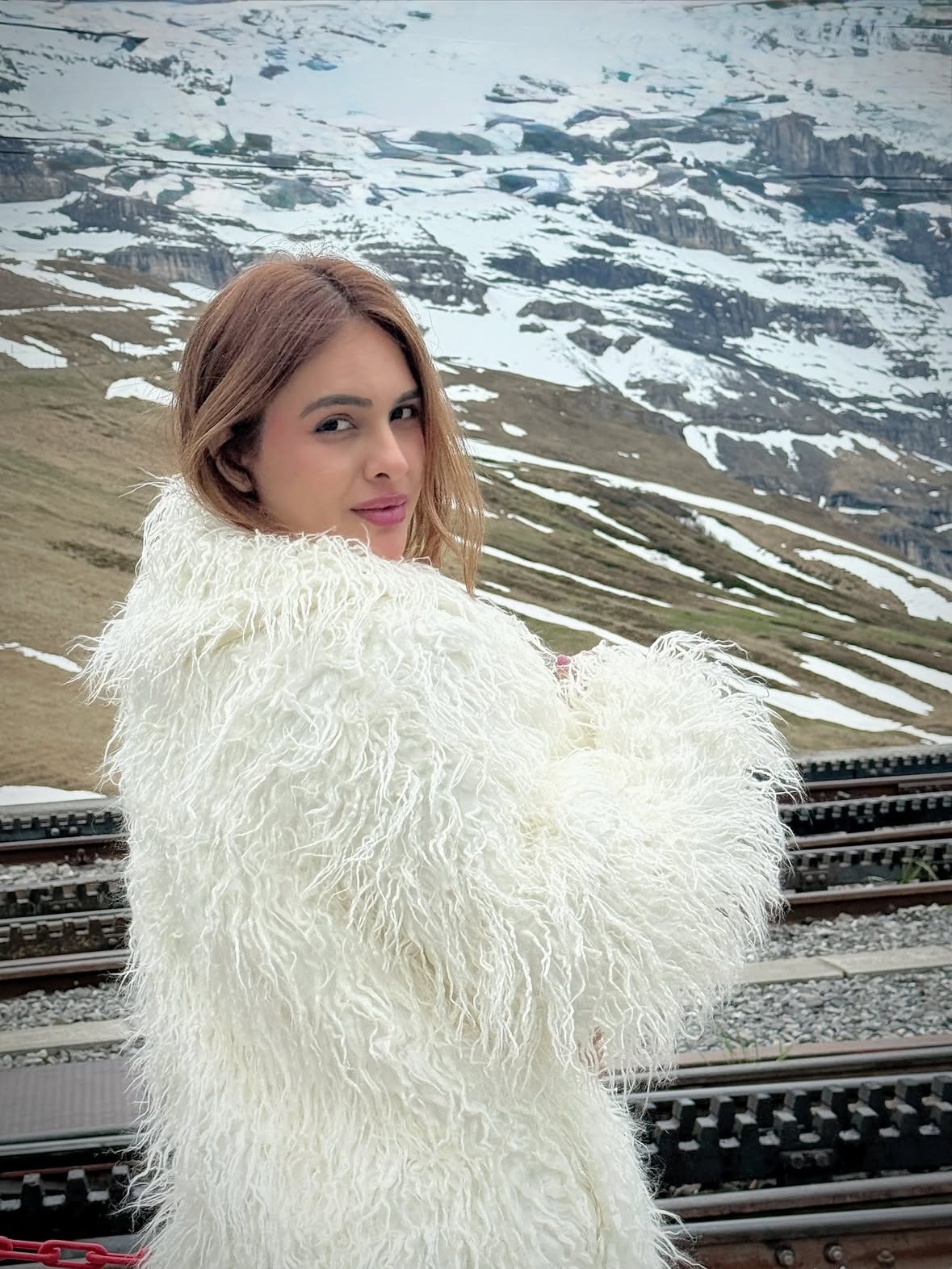 Serving a little Swiss throwback 🇨🇭✨Snow-capped peaks, postcard views, and unforgettable moments…🫶 Switzerland will always have a piece of my heart ♥️No matter how many times I visit, the beauty feels just as magical. Can’t wait to be back again ..❤️❤️
:

#switzerland #traveldiaries #nehamalik #explore #fyp