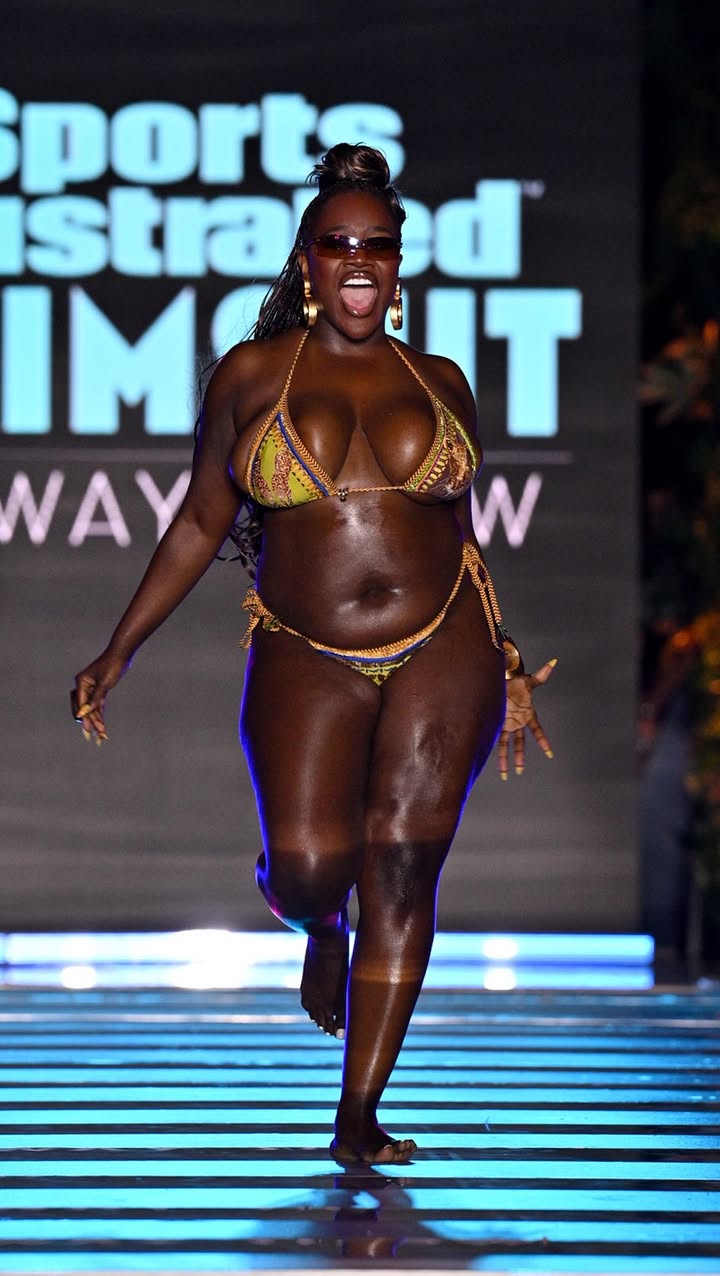 @noordinarynoire brings the energy ❤️‍🔥

Streaming June 9th on Hulu & Hulu on Disney Plus
#SISwim26 #SISwimRunway26