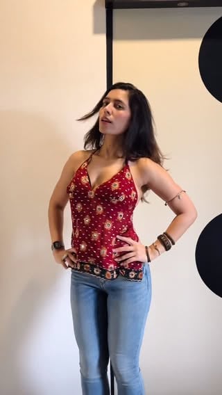 Prem se Milne Chali ❤️

obsessed with this top 🤌

#grwm #funky #getready #bollywood
