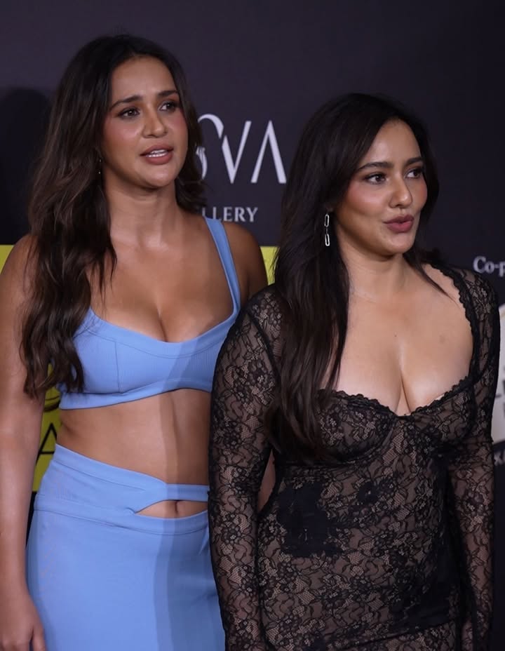 Beauty Runs In The Family ❤️🔥

#aishasharma #negasharma #gs #dl #bollywood