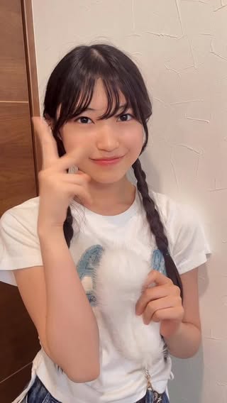 🌙💤

早起きできたのは良かったんだけど…

夜になったら眠くて眠くて🥱💭
ご飯もあまり食べられないくらい💦

今日はここでギブアップ😪

実は三つ編みだったよ〜🎀
みんなは三つ編み好き？🥰

おやすみなさぁい🌙✨

〇コーデ
トップス @repipiarmario
ボトムス @shrita

#中学生女子 #三つ編み #ミニスカ #repipiarmario #shrita