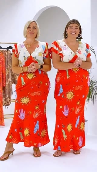 We are teaming up with the gorgeous girls over at @sizebyside_ for a whole styling session for your upcoming holidays (🌴)… from the comfort of your own home!!! How incredible!!!! 

From airport outfits & packing tips, to stying your pieces from beach to bar, if you have a holiday coming up, you really don’t want to miss this one 🤘🏼 

Secure your spot for £10 (fully redeemable against future purchases) and we’ll gift you an extra £20 to spend with us, a treat from us to you…. #youarewelcome 🌞 You can book tickets via the link in our bio, or via the NFD website!!! Happy Holidays!!!! #livestyling #summerholiday #holidaystyle