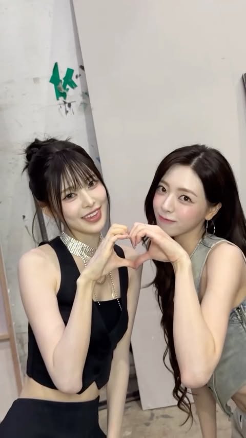 #방지민 님과 SET THE #MottoChallenge 🎵

#ITZY #ITZY_Motto
#YUNA