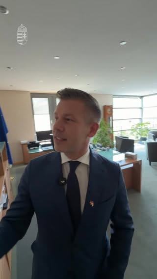 Néhány érdekesség Berlinből a legjobb helyen lévő magyar nagykövetség épületéből

ui: Unter den Linden:)