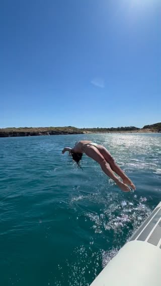 La sirena🧜‍♀️ 

U mari si teni i ricordi… 🩵
The sea keeps the memories …🩵