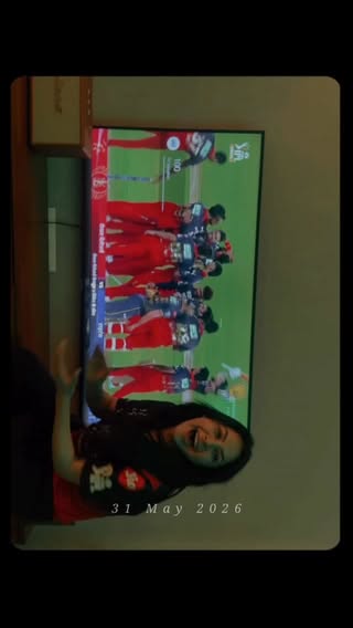 The dream is real. Ee Sala Cup Namdu. 🏆

#shehnaazgill #rcbforever❤️