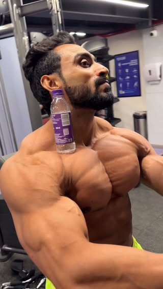 Chest pump 

#bodybuildingmotivation #bodybuilding #gymmotivation #motivation #fitness