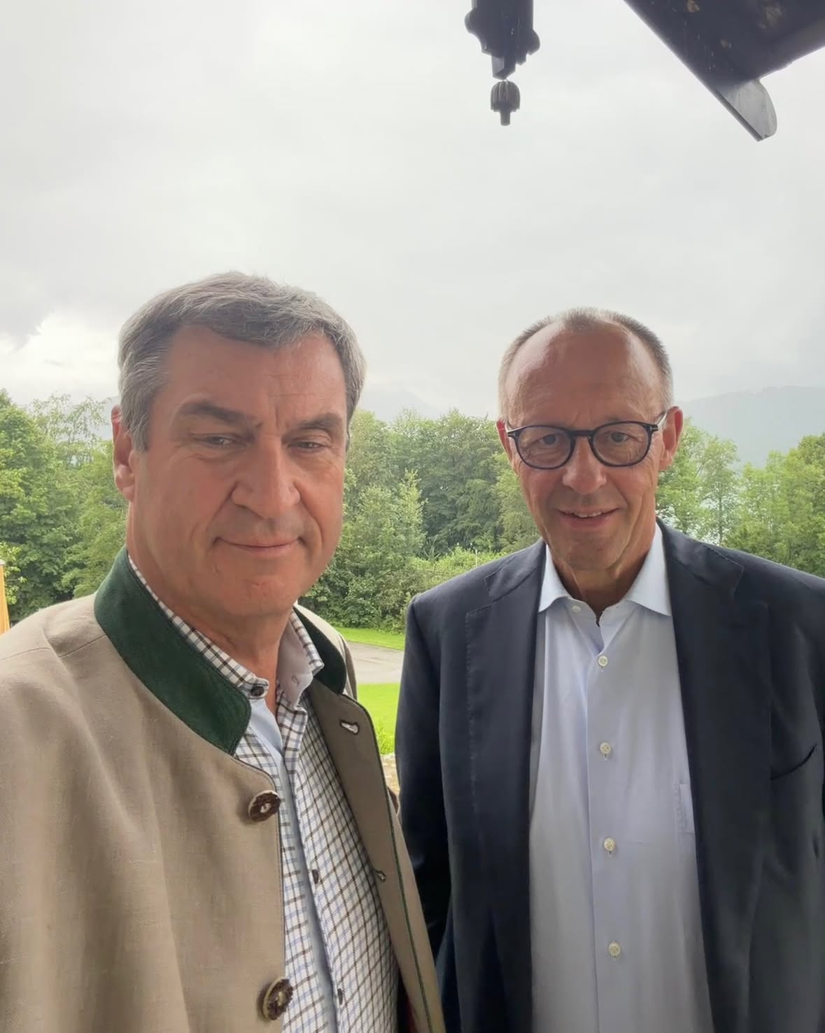 Arbeiten für Deutschland: Heute gemeinsames Treffen mit #Bundeskanzler @merzcdu in #Bayern. Nächste Woche stehen wichtige Gespräche an. Wir sind uns einig: Unser Land braucht Reformen.