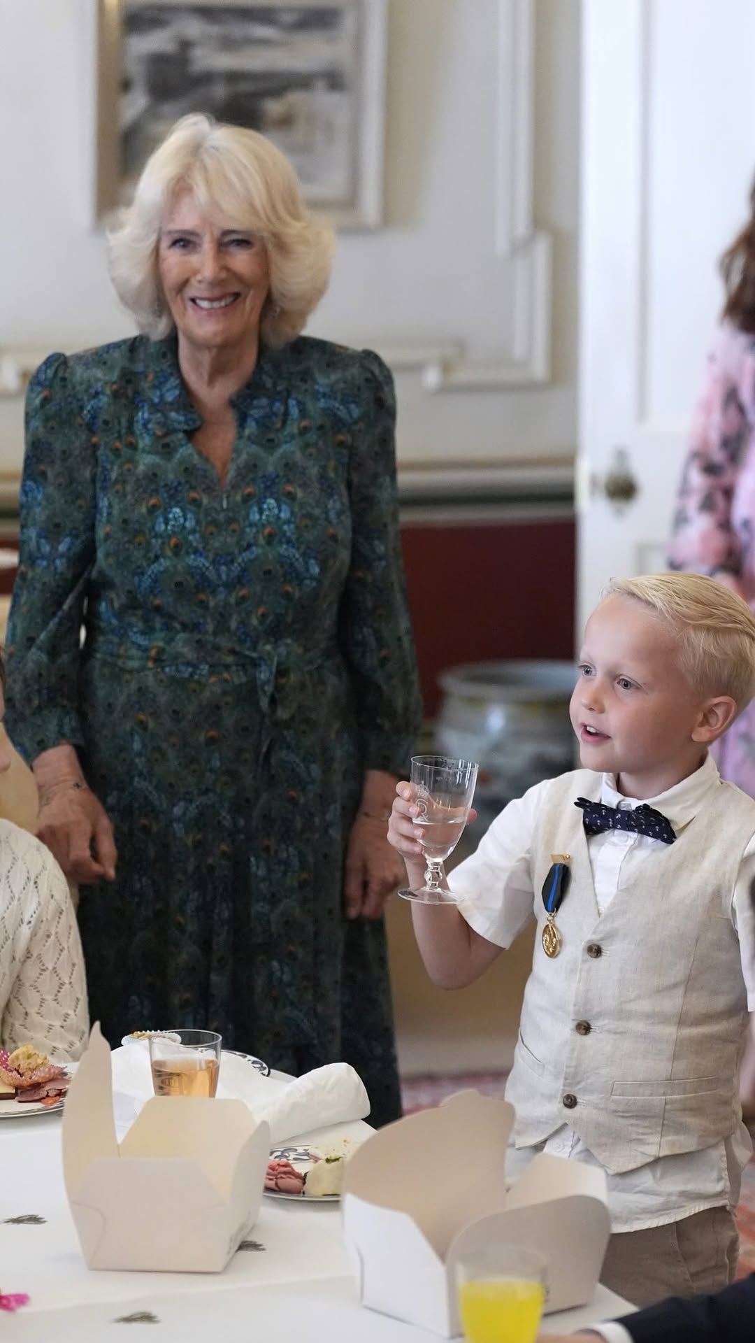 Our very special guests! 🧁☕️
 
The Queen has hosted a tea party for children supported by Dreams and Wishes, a charity dedicated to helping seriously ill children and their families build precious memories.
 
🫖🥪 After travelling by horse-drawn carriage from The Royal Mews, the children sat down to sandwiches and cakes with Her Majesty at Clarence House.
 
The Queen’s Equerry, Major Treasure, also set the children to task with a treasure hunt… leading to the stash of chocolate coins hidden under the Grenadier Guards’ hats! 💂🪎
 
Dreams and Wishes was established in 2011 and is entirely volunteer-run, with a dedicated team committed to making every child’s wish a reality.