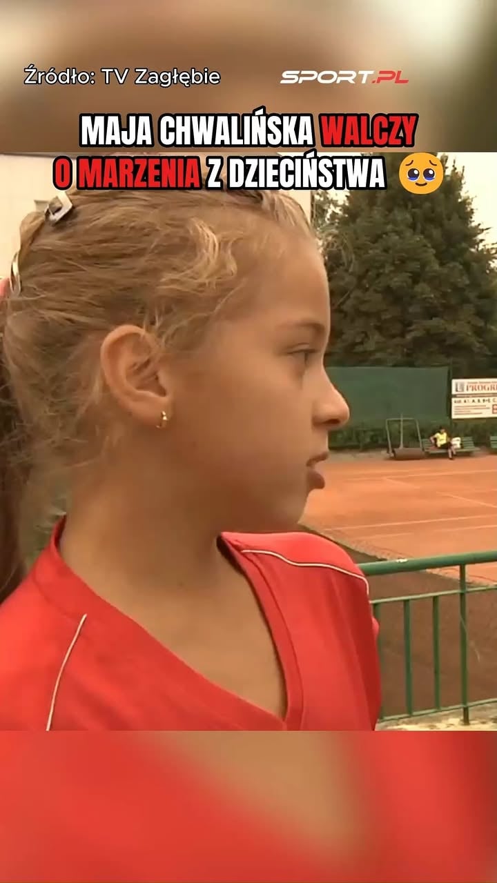 Maja Chwalińska w wieku 11 lat nieśmiało mówiła o tym, że chciałaby żyć z tenisa. Kilka lat później marzyła, by osiągać w tym sporcie wielkie sukcesy. 

Ta sama dziewczyna zagra w półfinale Rolanda Garrosa. Maja, walcz dalej o swoje marzenia! 🥹