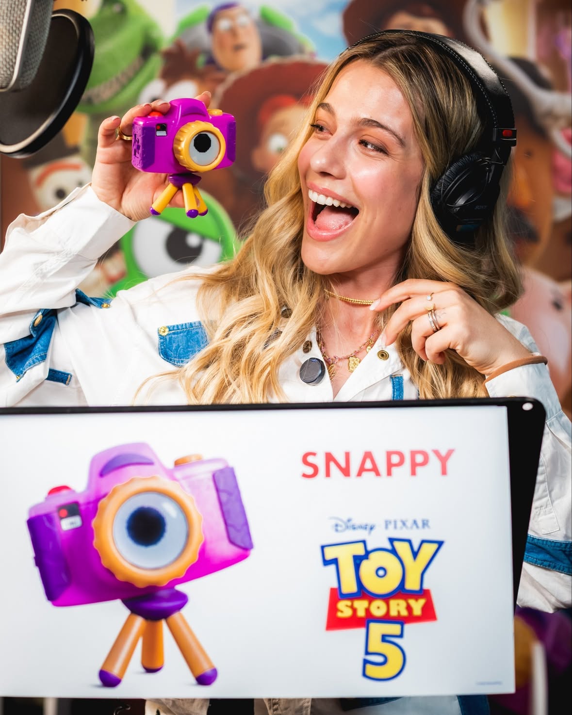 Diamo il benvenuto nella famiglia di Toy Story a Jacqueline Luna, voce italiana di Snappy! 📷⁣
#ToyStory5 vi aspetta solo al cinema dal 18 Giugno.