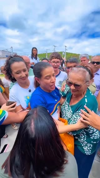É sobre entregar mais do que um documento, e sim o direito à casa própria. Essa segurança a gente só garante com decisão política, trabalho e coragem para criar políticas públicas. E eu tô falando, minha gente, do nosso programa Morar Bem PE, que vem transformando sonho das famílias pernambucanas em realidade.

É compromisso nosso chegando na vida da nossa gente. É Pernambuco sendo Pernambuco, no rumo certo.

Vamos pra cima! 💜🚀