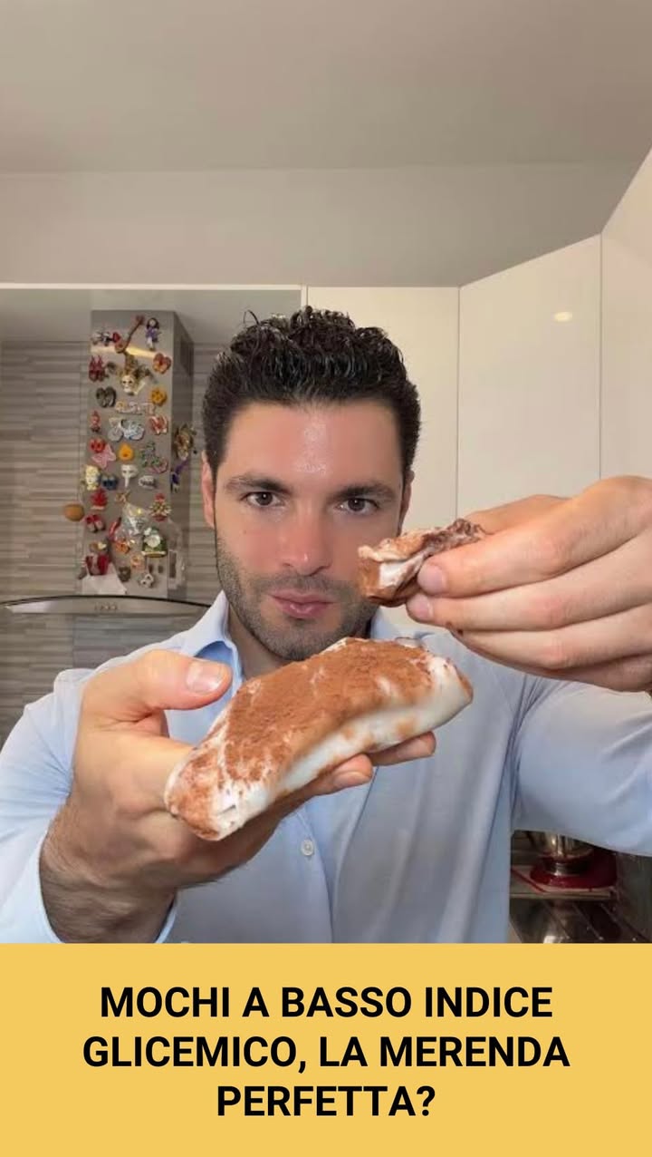 MOCHI A BASSO INDICE GLICEMICO, ABBIAMO LA MERENDA PERFETTA?❤️

COMMENTA QUI SOTTO CON LA PAROLA “SALATO” SE ANCHE TU VUOI SAPERE QUAL È LA RICETTA IN VERSIONE SALATA👇🏼

IN QUESTO NUOVO STILE DI VITA NULLA È VIETATO, NON SI CONTANO LE CALORIE, BASTA BILANCIARE I PICCHI GLICEMICI E SI ADATTA PERFETTAMENTE ALLA NOSTRA QUOTIDIANITÀ❤️

SUL MIO SITO TIZIANOSCARPARO.IT (oltre le ricette e gli articoli scientifici) POTETE COMPILARE
DIRETTAMENTE IL QUESTIONARIO PER AVERE UN PIANO ALIMENTARE PERSONALIZZATO E FATTO DA ME IN POCHI GIORNI E UN CANALE DEDICATO A TE PER TUTTO IL PERCORSO, OPPURE CLICCA DIRETTAMENTE SUL LINK CHE TROVI NELLA MIA BIOGRAFIA SOTTO LA VOCE “RICHIEDI PIANO”🍀

#mochi #merenda #alimentazione #dolce #alimentazionesana 

In questo video fornisco informazioni e/o consigli generali che non sostituiscono indicazioni mediche su alimentazione, stile di vita o salute: ogni consiglio va personalizzato dopo consulenza personalizzata effettuata da figura professionale medica.
