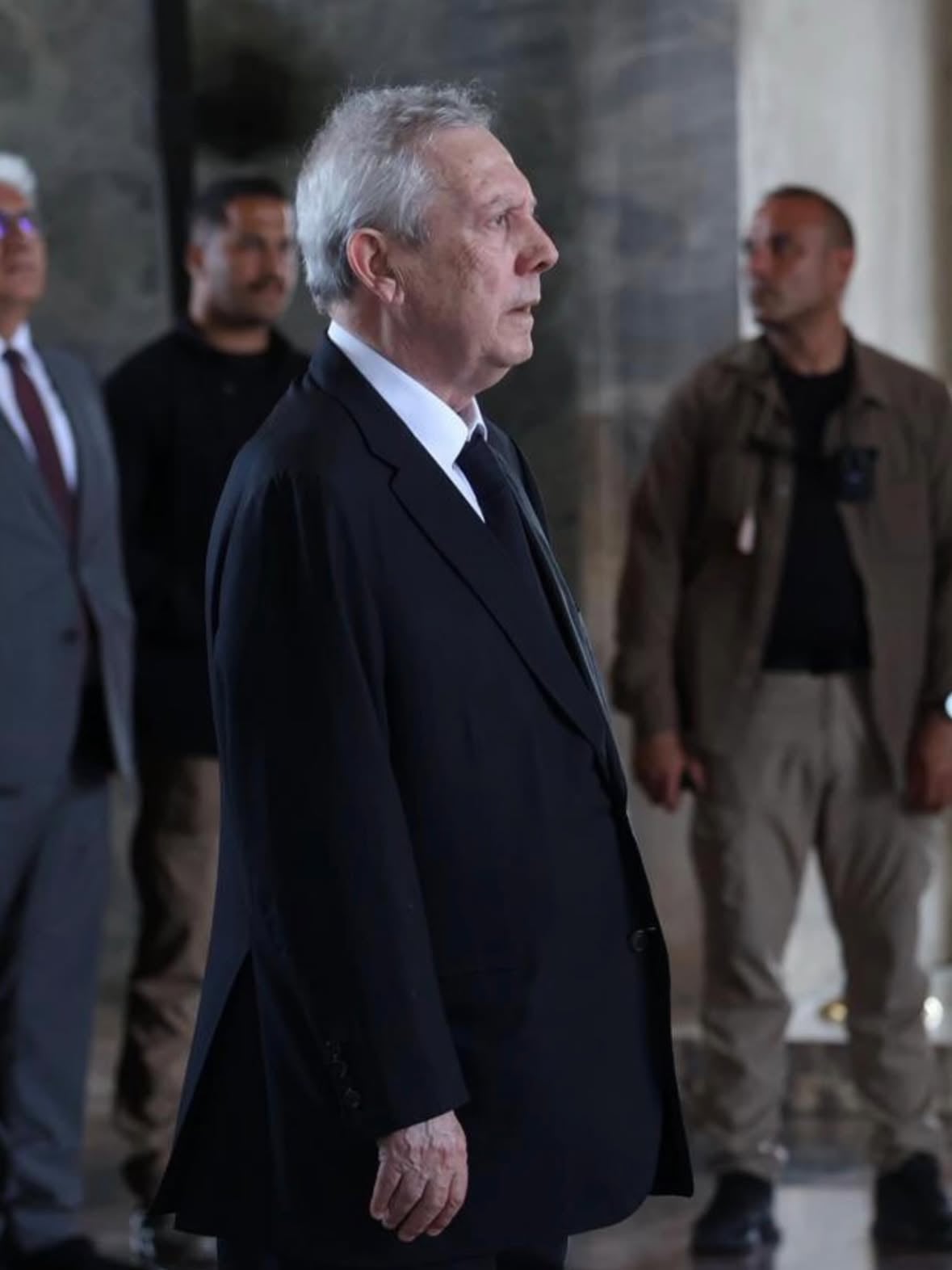 ÖZEL | Fenerbahçe Başkan Adayı Aziz Yıldırım, şu anda Avrupa’da bir kulüpte aktif görev yapan bir ismi futbol komitesine dahil etti. Yıldırım seçimi kazanırsa söz konusu isim imza için İstanbul’a gelecek ve kulübün uluslararası transfer görüşmelerinde aktif rol üstlenecek.