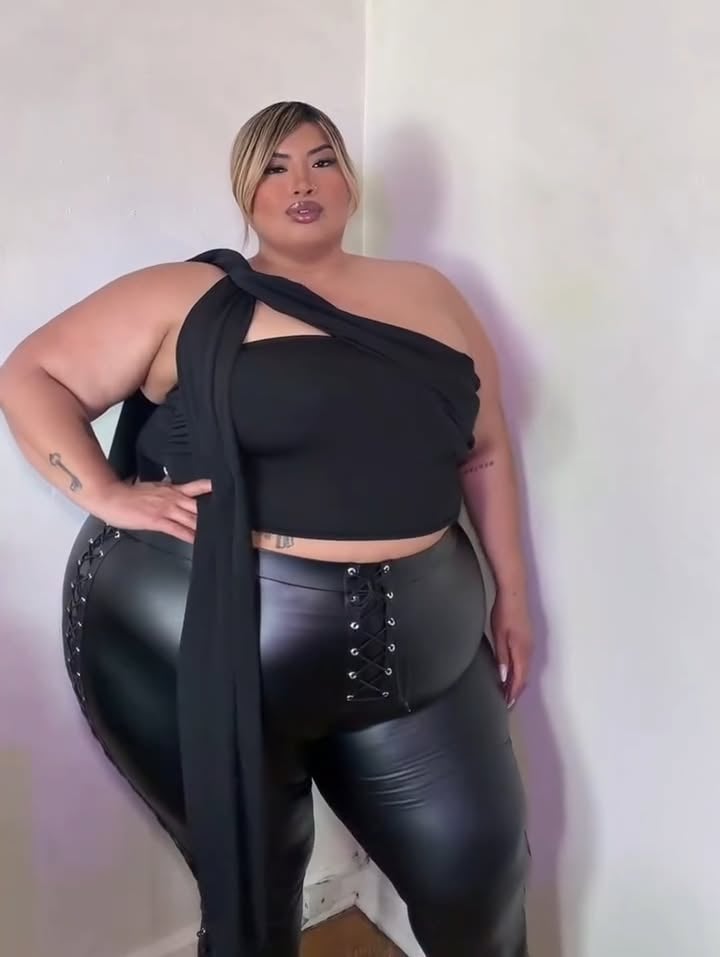 Why pick one when you're slaying in both?! ❤️ @foreverreese

Search "NU&NOW,Truni" & hit ➕ FOLLOW to stay in the style loop 📱💫

ID:385457487
289704857

#SHEINCurve #SHEINWomen #SHEINTrends