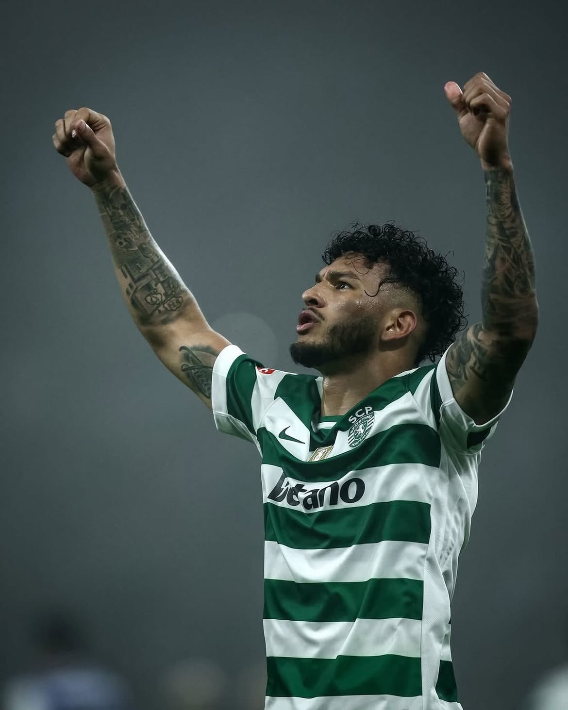 🚨 Hakan Safi, Sporting CP forması giyen Luis Suarez ile 3+1 yıllık anlaşmaya vardı.

• Hakan Safi seçimi kazanırsa; oyuncunun bonservisi için Sporting CP ile masaya oturacak.