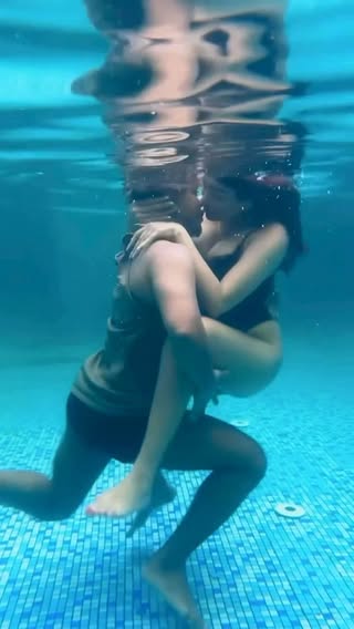 Come in Bathroom 🛀 😉
@dipannita_patra01 
.
#eshanmasih #trending #viral #instagram