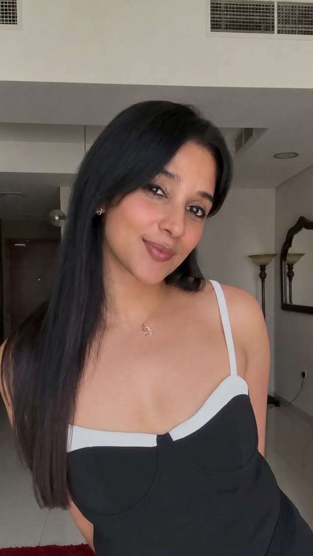 Playing dress up in my Nyla Collections✨
If you loved these little sparkles… you know where to find them😊
Nyla Collections @nishkajewellery_me