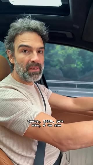 Tadeu Schmidt abriu o coração ao relembrar os momentos delicados que passou nos últimos meses. Em um vídeo nesta quarta-feira (3), o apresentador mostrou uma viagem que fez ao redor do mundo pouco depois da morte do irmão, Oscar Schmidt, e da mãe, Dona Janira. 

“Mas assim como quero guardar as lembranças maravilhosas das pessoas amadas que se foram, quero guardar na memória os momentos incríveis que vivi este ano, como essa viagem que agora eu divido com vocês”, escreveu. Tadeu e a esposa, Ana Cristina, percorreram oito países. Muita força sempre, Tadeu! 🙏🏾 (📹: @tadeuschmidt)