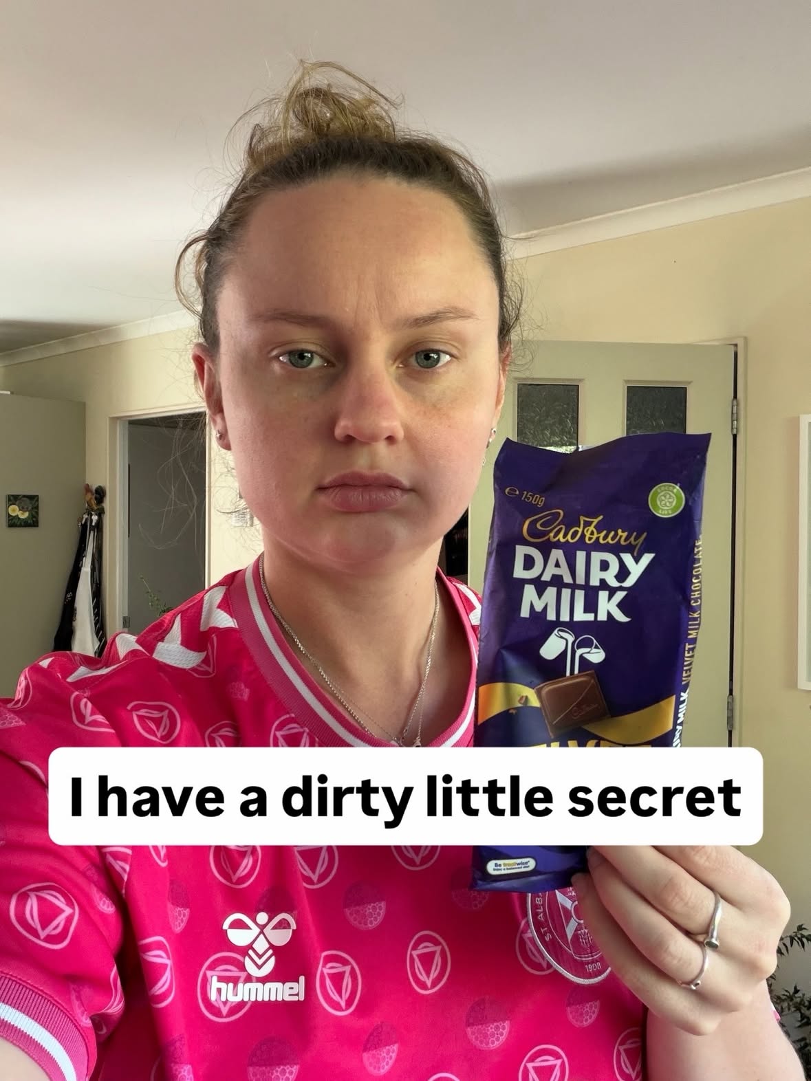A calorie for a soul doth not make a calorie empty

Comment "CALORIES" if you wanna use my calorie calculator

Which includes meal inspo on guidance on finding that ✨sweet spot✨ when it comes to your grub 💜